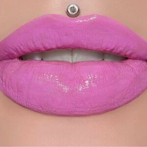 Jeffrey Star Supreme Queen Gloss